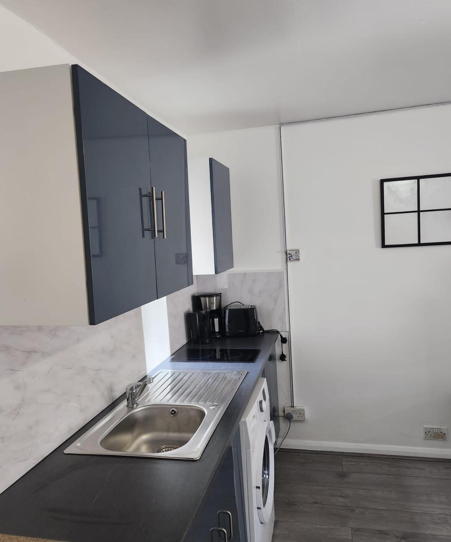 New Deluxe Studio Apt-2 London Exterior photo
