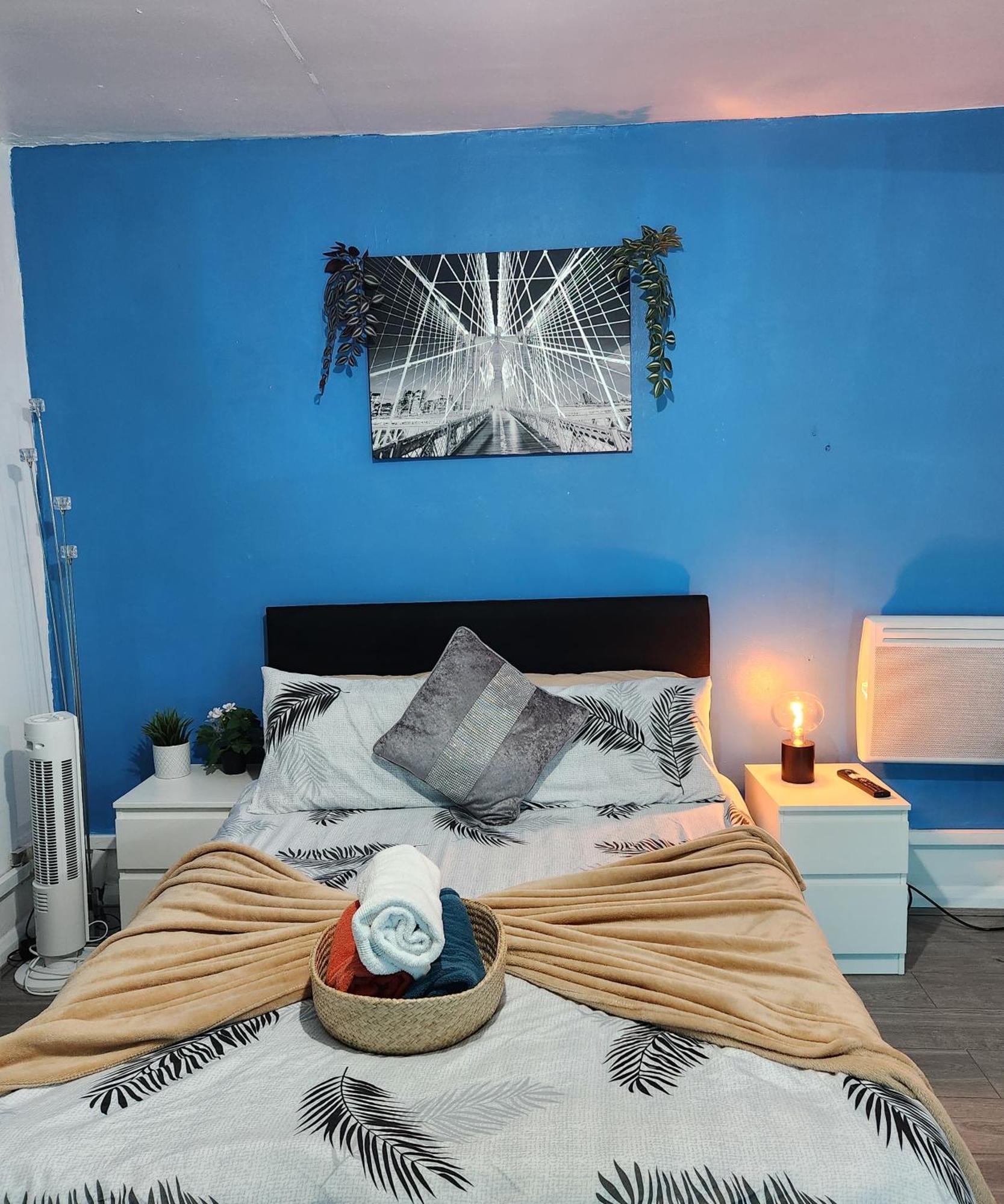 New Deluxe Studio Apt-2 London Exterior photo