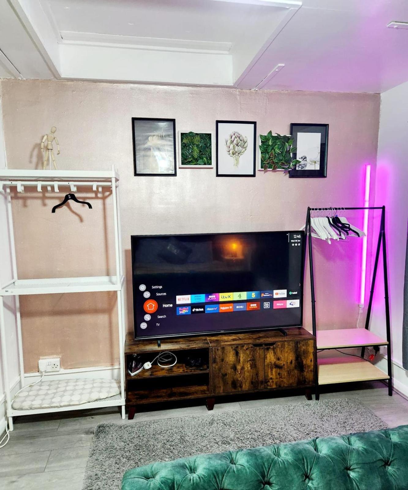 New Deluxe Studio Apt-2 London Room photo